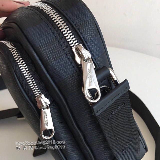 Burberry專櫃新款男包 巴寶莉London咖啡格紋男士小號斜背包  db1033